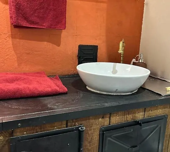 Garden Next To Telliskivi & Old Town تالين