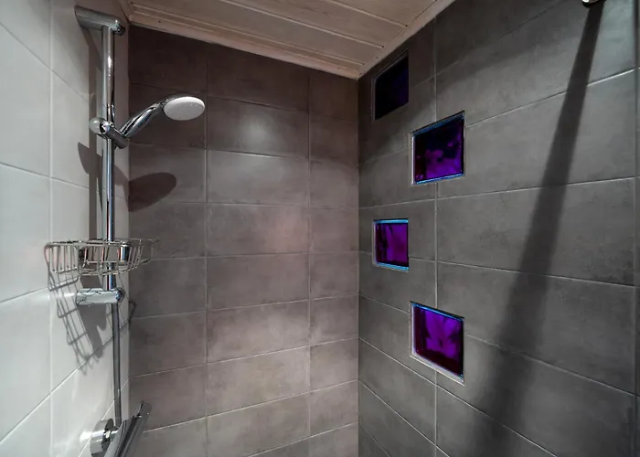 Garden Next To Telliskivi & Old Town تالين